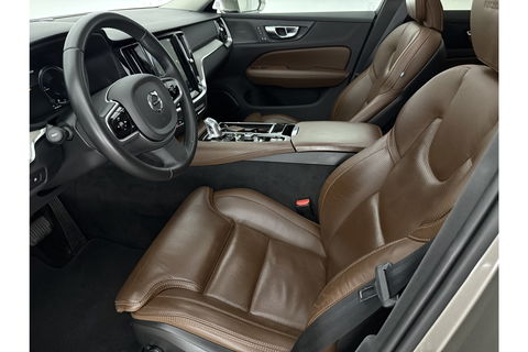 Volvo V60 2.0 T8 Twin Engine AWD Inscription 304PK Pano Harman/Kardon Trekhaak Memory Head-up LED Virtual Stoelverwarming/Stoelventilatie Cruise Carplay Camera Navi 18"LMV