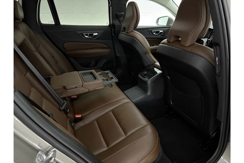 Volvo V60 2.0 T8 Twin Engine AWD Inscription 304PK Pano Harman/Kardon Trekhaak Memory Head-up LED Virtual Stoelverwarming/Stoelventilatie Cruise Carplay Camera Navi 18"LMV