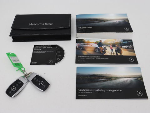 Mercedes-Benz C-Klasse 180 Business Solution AMG | Stoelverwarming | 360 Camera | Trekhaak | Digital Cockpit | Leder/Alcantara | Full LED | Navigatie | Park Assist