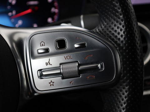 Mercedes-Benz C-Klasse 180 Business Solution AMG | Stoelverwarming | 360 Camera | Trekhaak | Digital Cockpit | Leder/Alcantara | Full LED | Navigatie | Park Assist