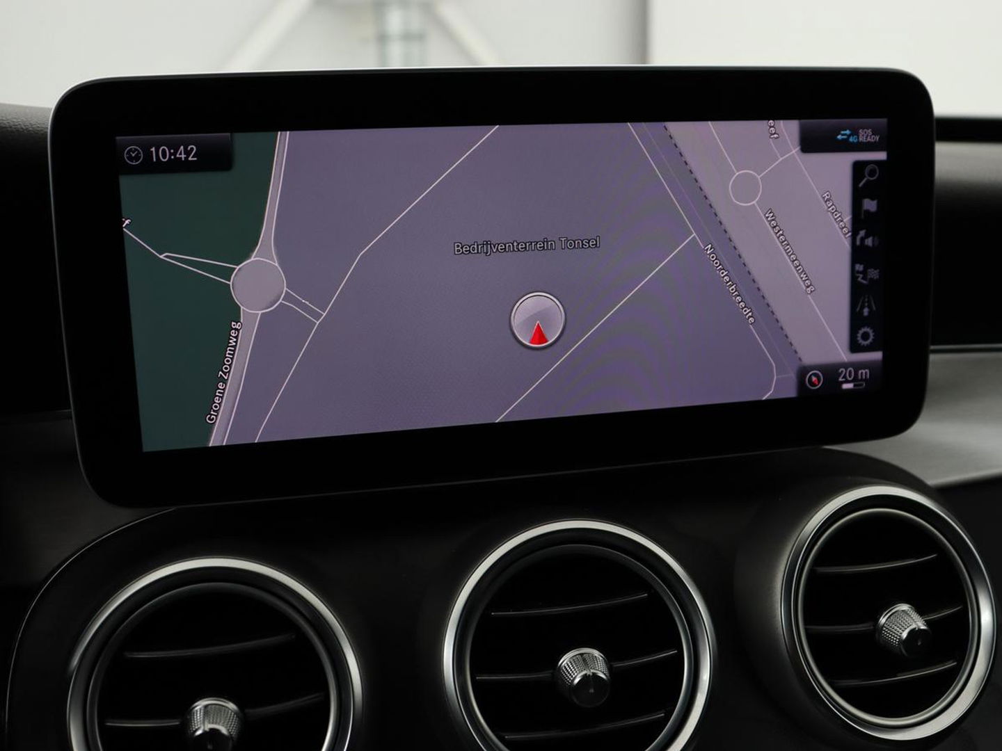 Mercedes-Benz C-Klasse 180 Business Solution AMG | Stoelverwarming | 360 Camera | Trekhaak | Digital Cockpit | Leder/Alcantara | Full LED | Navigatie | Park Assist