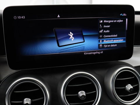 Mercedes-Benz C-Klasse 180 Business Solution AMG | Stoelverwarming | 360 Camera | Trekhaak | Digital Cockpit | Leder/Alcantara | Full LED | Navigatie | Park Assist