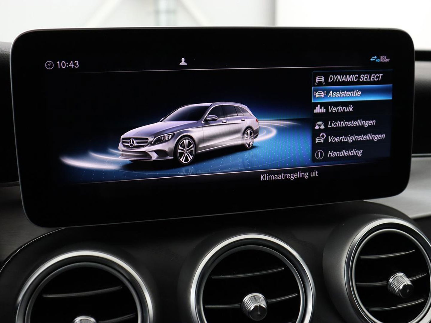 Mercedes-Benz C-Klasse 180 Business Solution AMG | Stoelverwarming | 360 Camera | Trekhaak | Digital Cockpit | Leder/Alcantara | Full LED | Navigatie | Park Assist