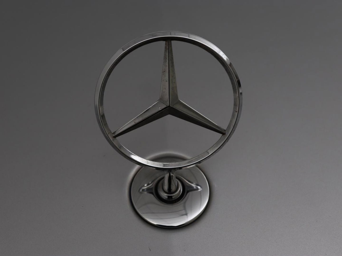 Mercedes-Benz C-Klasse 180 Business Solution AMG | Stoelverwarming | 360 Camera | Trekhaak | Digital Cockpit | Leder/Alcantara | Full LED | Navigatie | Park Assist