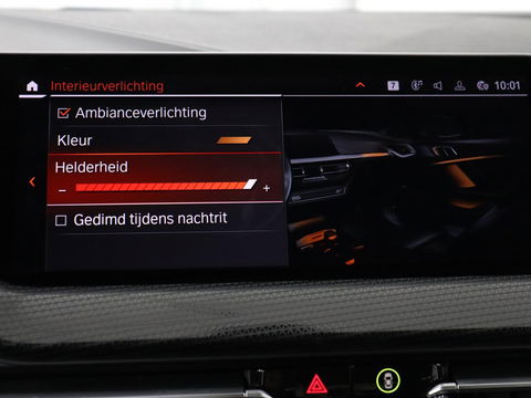 BMW 1-serie 118i Business Edition+ | Sport Line | Leder | Stoelverwarming | Carplay | Camera | Live Cockpit | Sportstoelen | Full LED | Navigatie | Climate control