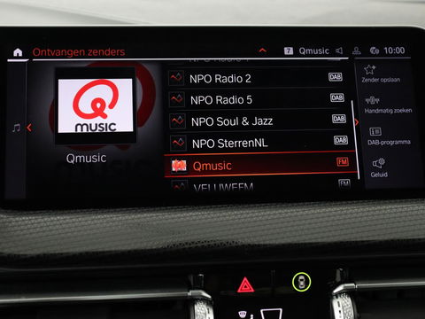 BMW 1-serie 118i Business Edition+ | Sport Line | Leder | Stoelverwarming | Carplay | Camera | Live Cockpit | Sportstoelen | Full LED | Navigatie | Climate control