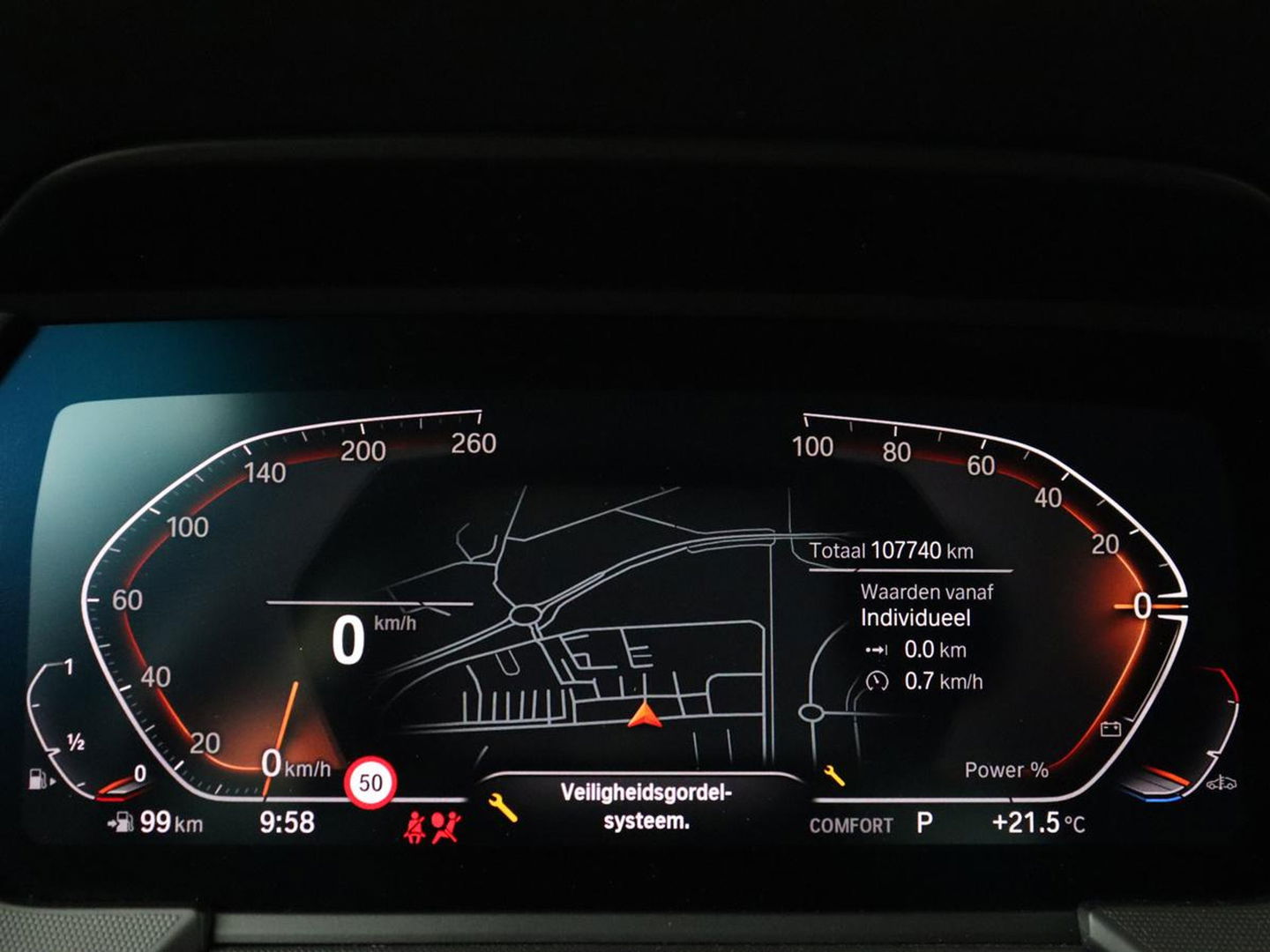 BMW 1-serie 118i Business Edition+ | Sport Line | Leder | Stoelverwarming | Carplay | Camera | Live Cockpit | Sportstoelen | Full LED | Navigatie | Climate control