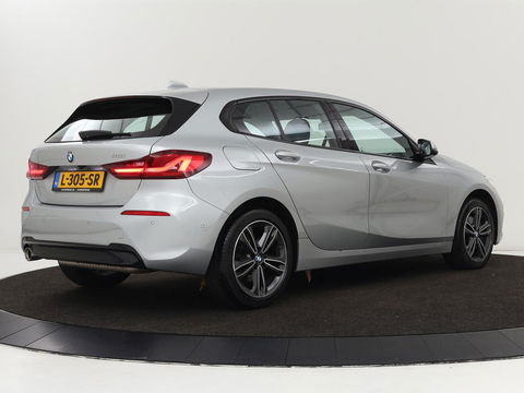 BMW 1-serie 118i Business Edition+ | Sport Line | Leder | Stoelverwarming | Carplay | Camera | Live Cockpit | Sportstoelen | Full LED | Navigatie | Climate control