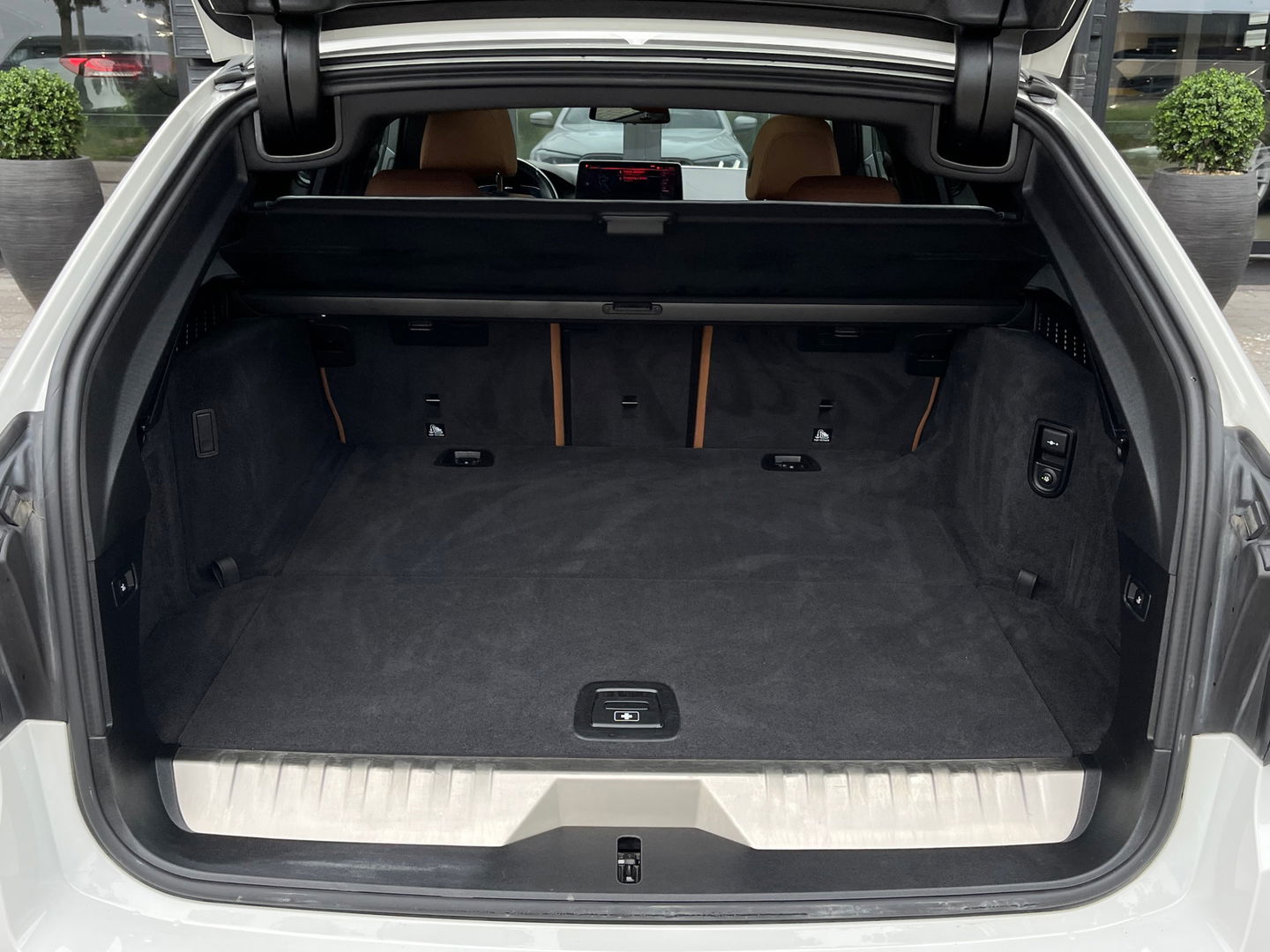 BMW 5 Serie Touring 530e xDrive High Exe M-Sport|Pano|Camera|Leder|Ambient Light|Carplay|Navi|292PK