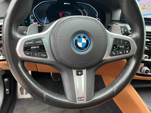 BMW 5 Serie Touring 530e xDrive High Exe M-Sport|Pano|Camera|Leder|Ambient Light|Carplay|Navi|292PK