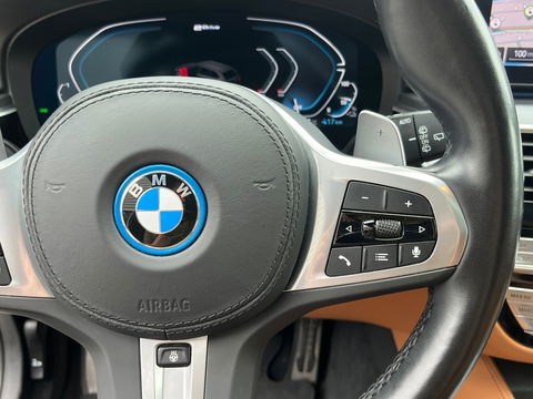 BMW 5 Serie Touring 530e xDrive High Exe M-Sport|Pano|Camera|Leder|Ambient Light|Carplay|Navi|292PK