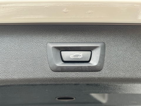 BMW 5 Serie Touring 530e xDrive High Exe M-Sport|Pano|Camera|Leder|Ambient Light|Carplay|Navi|292PK