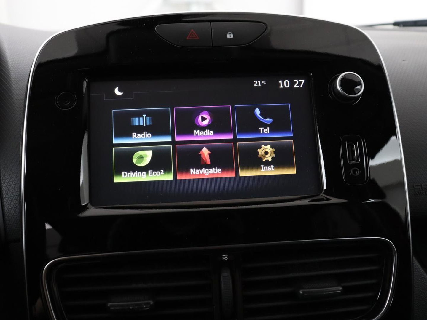 Renault Clio 0.9 TCe Limited | Trekhaak | Navigatie | Bluetooth | Cruise control | Parkeerhulp | LED | Airco | DAB