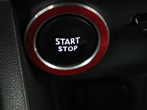 Renault Clio 0.9 TCe Limited | Trekhaak | Navigatie | Bluetooth | Cruise control | Parkeerhulp | LED | Airco | DAB