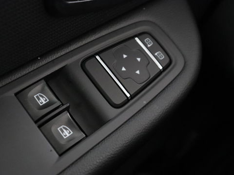 Renault Clio 0.9 TCe Limited | Trekhaak | Navigatie | Bluetooth | Cruise control | Parkeerhulp | LED | Airco | DAB