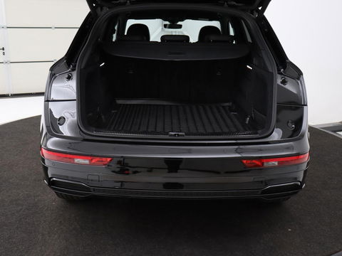 Audi Q5 2.0 TFSI quattro S Line | Stoelverwarming | Carplay | Half leder | Sportstoelen | Full LED | Navigatie | Achterbankverwarming | Park Assist | Virtual Cockpit
