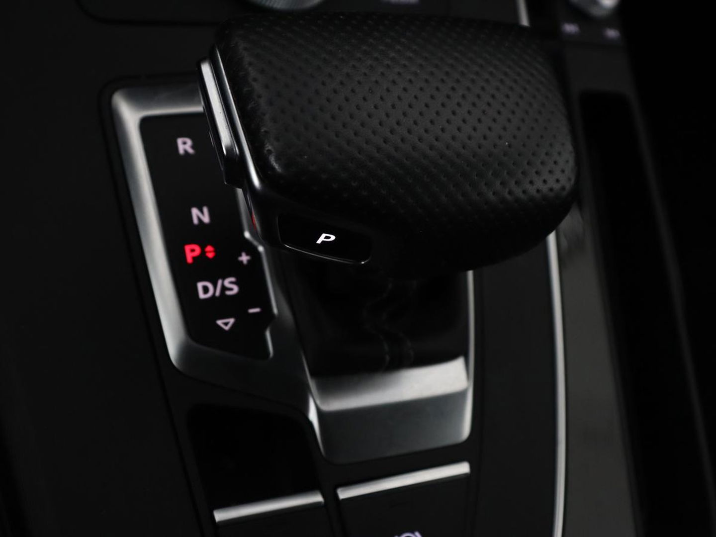 Audi Q5 2.0 TFSI quattro S Line | Stoelverwarming | Carplay | Half leder | Sportstoelen | Full LED | Navigatie | Achterbankverwarming | Park Assist | Virtual Cockpit