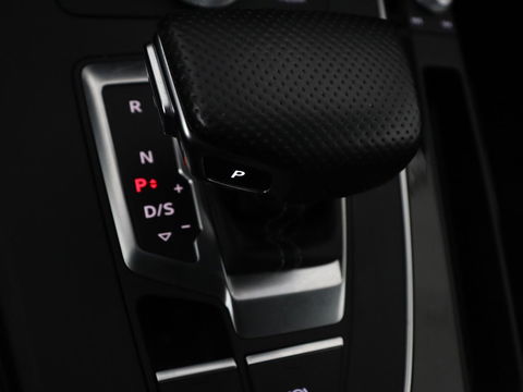 Audi Q5 2.0 TFSI quattro S Line | Stoelverwarming | Carplay | Half leder | Sportstoelen | Full LED | Navigatie | Achterbankverwarming | Park Assist | Virtual Cockpit
