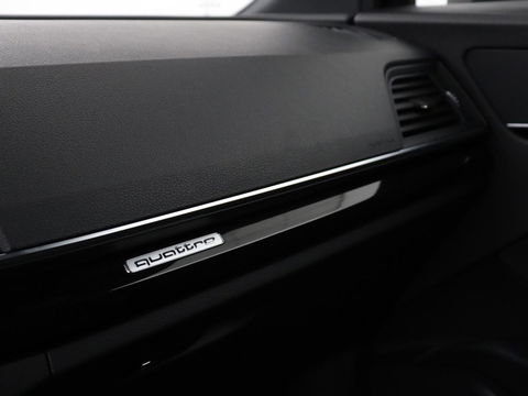 Audi Q5 2.0 TFSI quattro S Line | Stoelverwarming | Carplay | Half leder | Sportstoelen | Full LED | Navigatie | Achterbankverwarming | Park Assist | Virtual Cockpit