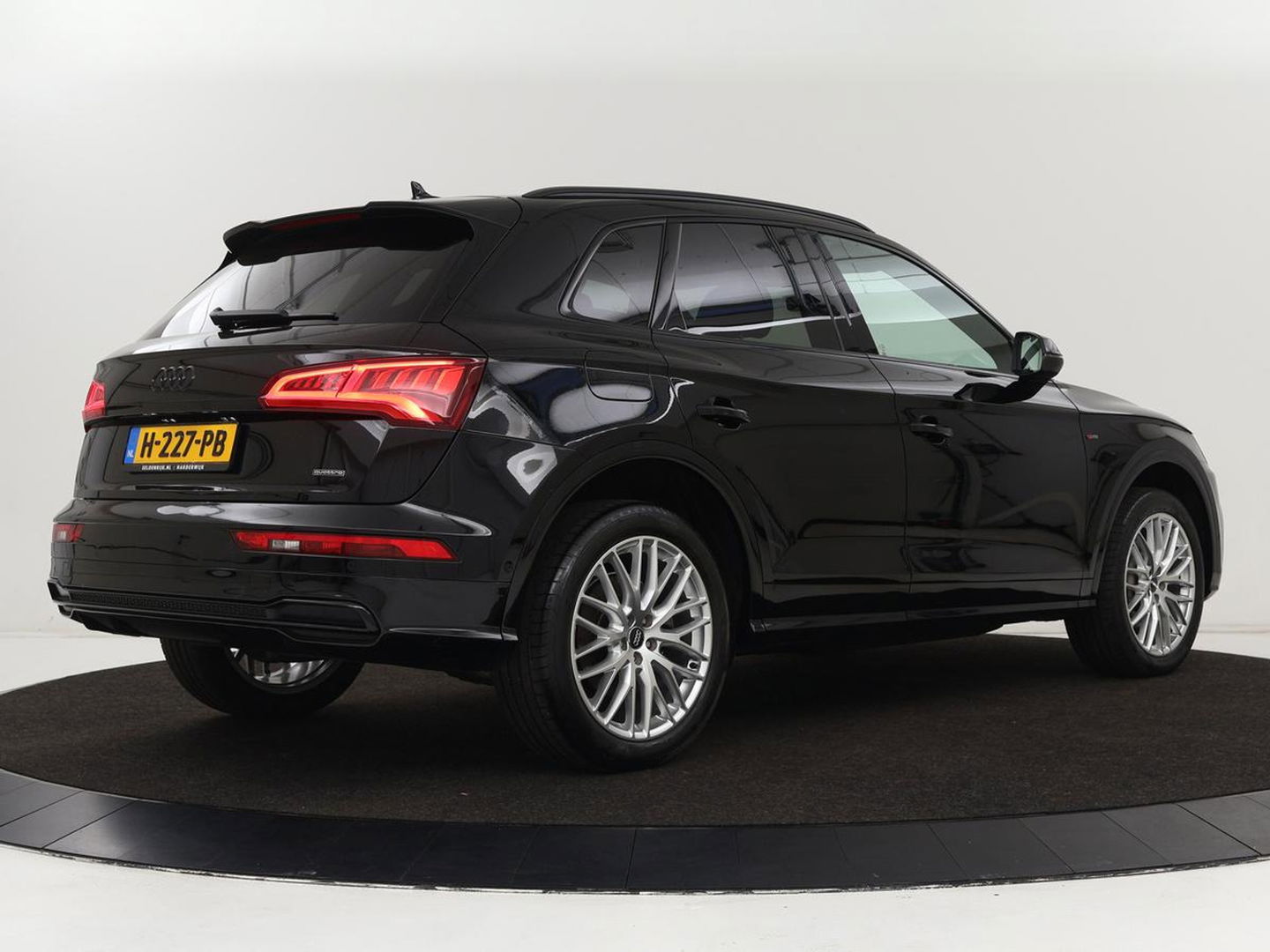 Audi Q5 2.0 TFSI quattro S Line | Stoelverwarming | Carplay | Half leder | Sportstoelen | Full LED | Navigatie | Achterbankverwarming | Park Assist | Virtual Cockpit