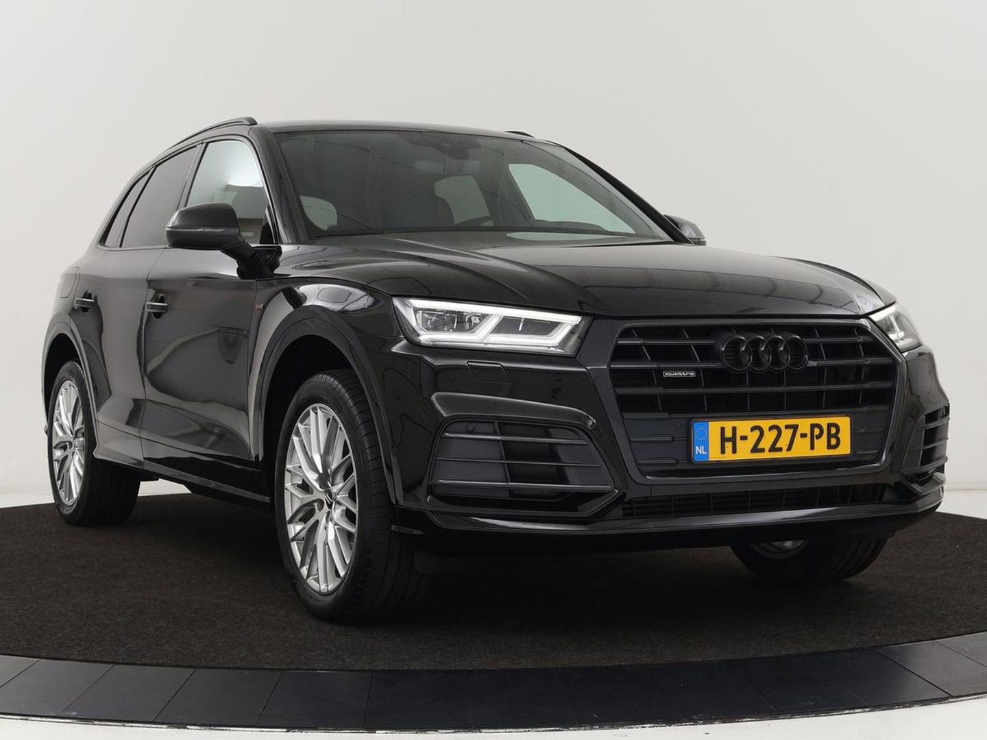 Audi Q5 2.0 TFSI quattro S Line | Stoelverwarming | Carplay | Half leder | Sportstoelen | Full LED | Navigatie | Achterbankverwarming | Park Assist | Virtual Cockpit