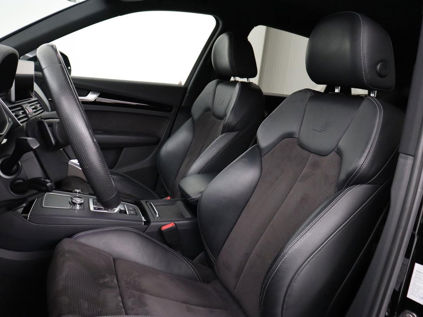 Audi Q5 2.0 TFSI quattro S Line | Stoelverwarming | Carplay | Half leder | Sportstoelen | Full LED | Navigatie | Achterbankverwarming | Park Assist | Virtual Cockpit