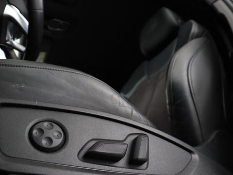 Audi Q5 2.0 TFSI quattro S Line | Stoelverwarming | Carplay | Half leder | Sportstoelen | Full LED | Navigatie | Achterbankverwarming | Park Assist | Virtual Cockpit