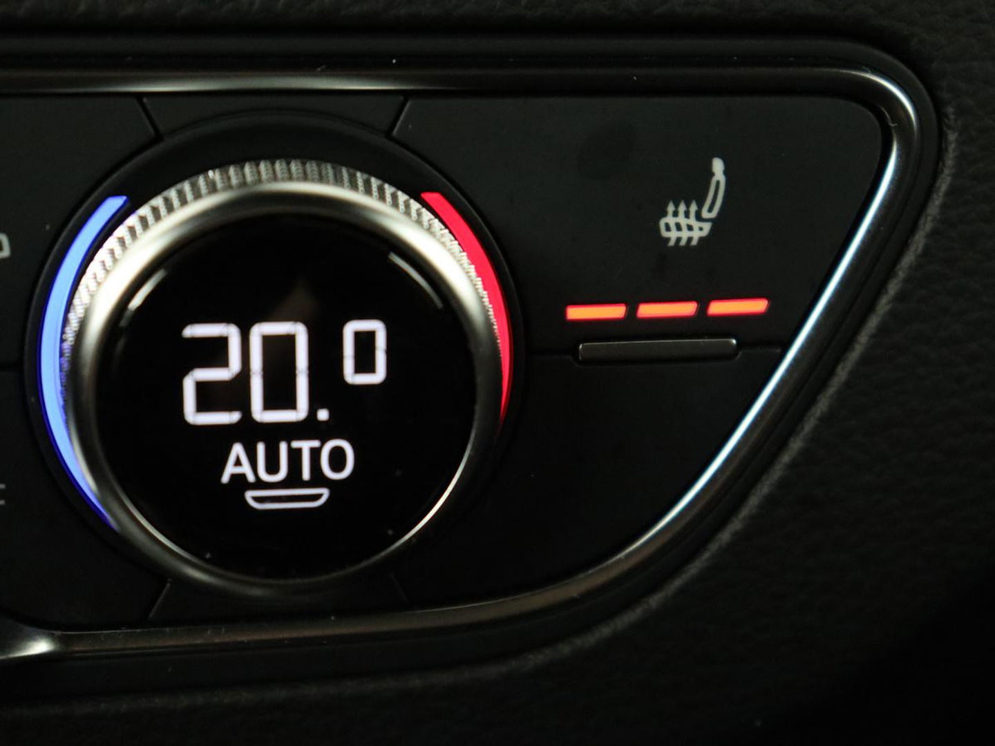 Audi Q5 2.0 TFSI quattro S Line | Stoelverwarming | Carplay | Half leder | Sportstoelen | Full LED | Navigatie | Achterbankverwarming | Park Assist | Virtual Cockpit