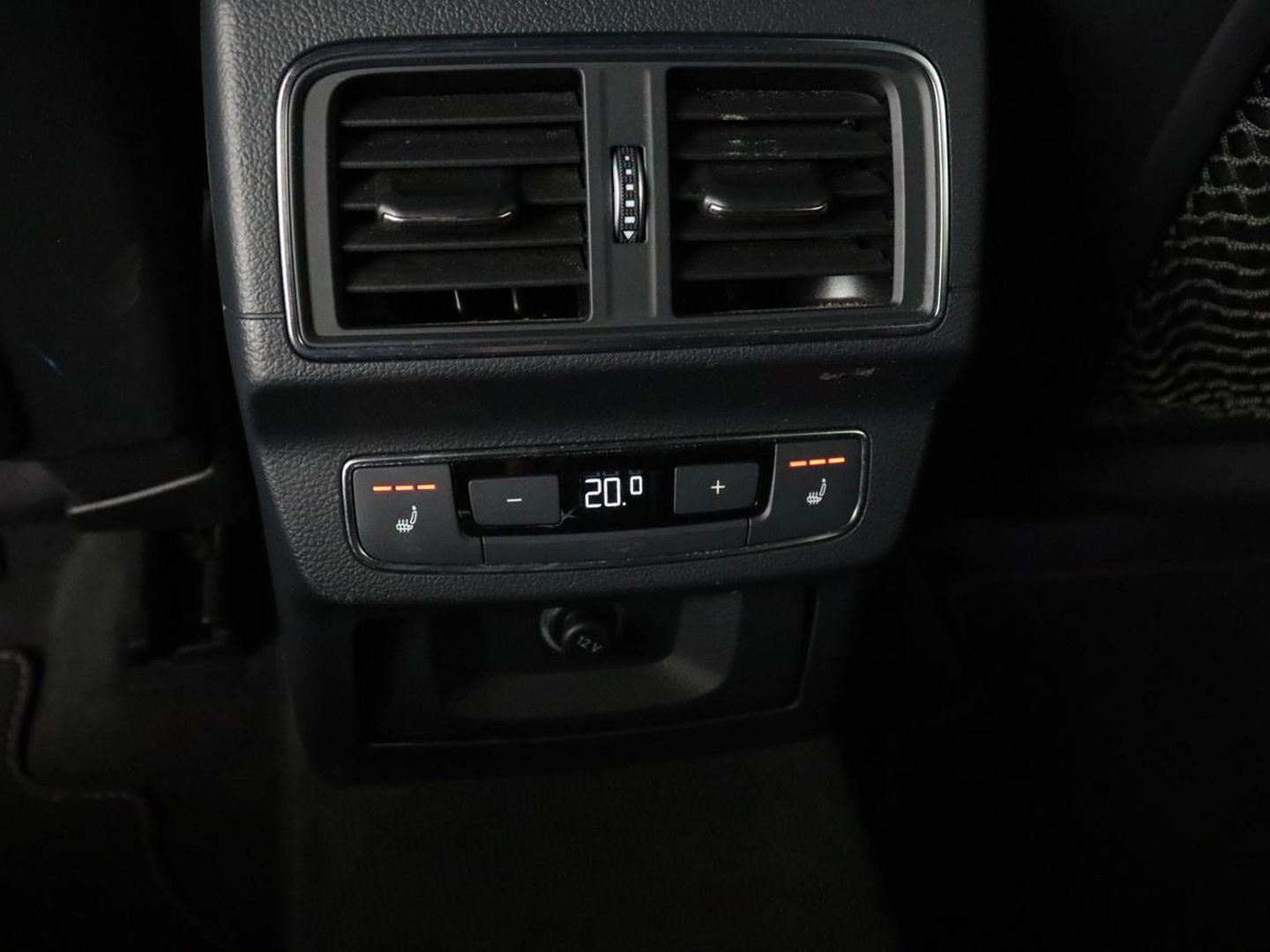 Audi Q5 2.0 TFSI quattro S Line | Stoelverwarming | Carplay | Half leder | Sportstoelen | Full LED | Navigatie | Achterbankverwarming | Park Assist | Virtual Cockpit