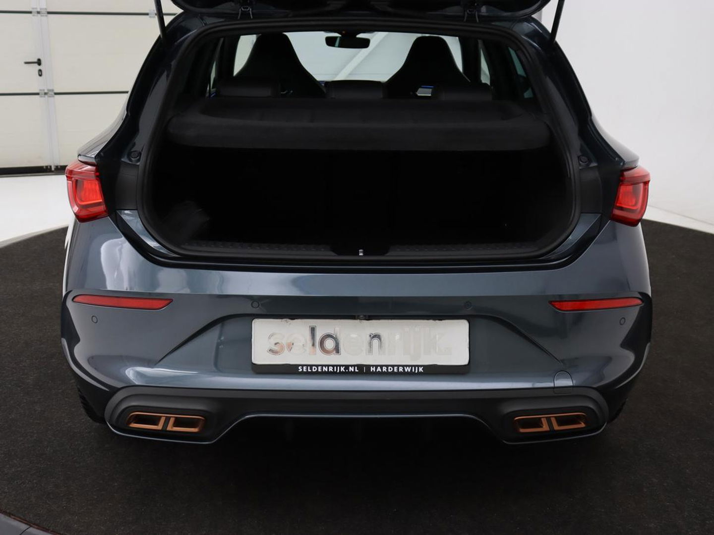 CUPRA Leon 1.4 e-Hybrid | Stoel & stuurverwarming | Adaptive cruise | Camera | Navigatie | Keyless | Full LED | Sportstoelen | PHEV