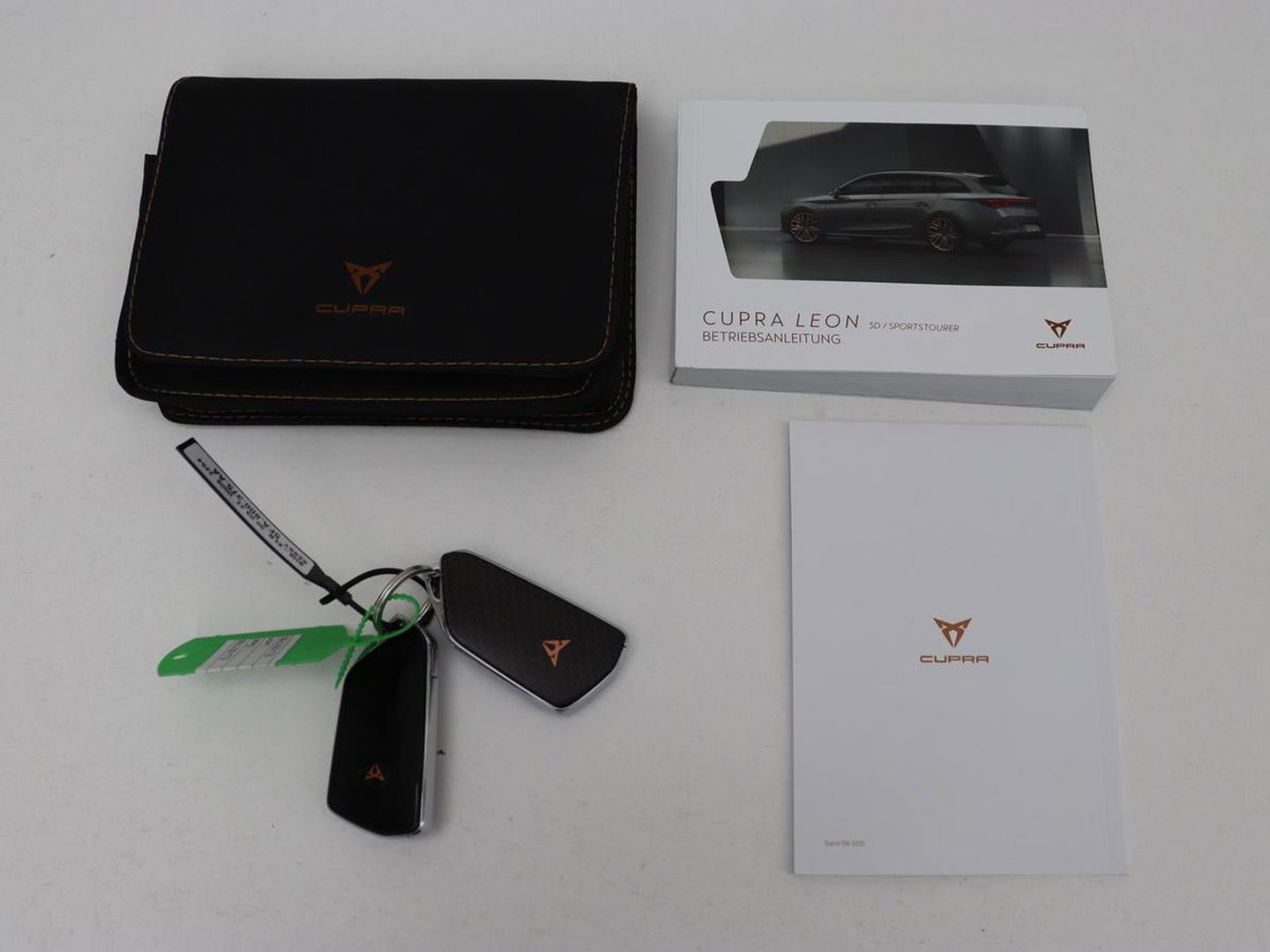 CUPRA Leon 1.4 e-Hybrid | Stoel & stuurverwarming | Adaptive cruise | Camera | Navigatie | Keyless | Full LED | Sportstoelen | PHEV