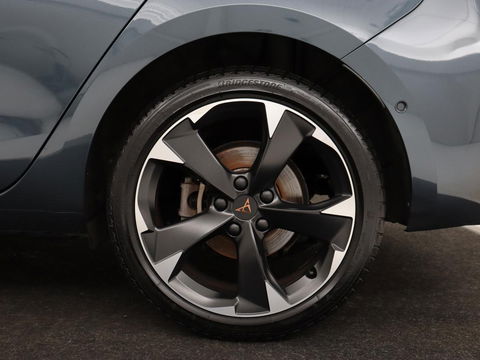 CUPRA Leon 1.4 e-Hybrid | Stoel & stuurverwarming | Adaptive cruise | Camera | Navigatie | Keyless | Full LED | Sportstoelen | PHEV