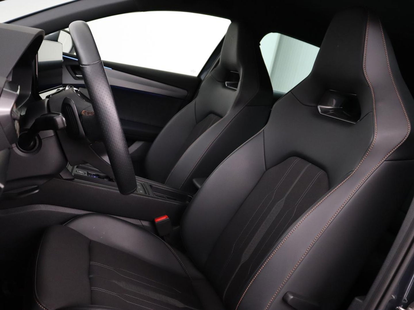 CUPRA Leon 1.4 e-Hybrid | Stoel & stuurverwarming | Adaptive cruise | Camera | Navigatie | Keyless | Full LED | Sportstoelen | PHEV
