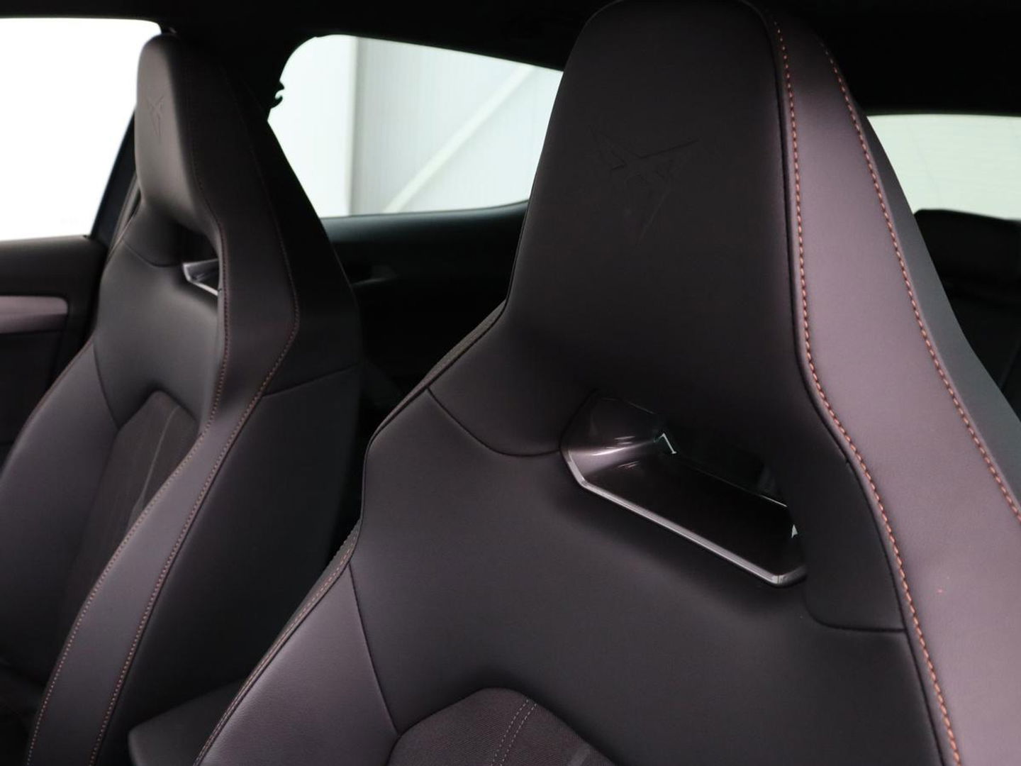 CUPRA Leon 1.4 e-Hybrid | Stoel & stuurverwarming | Adaptive cruise | Camera | Navigatie | Keyless | Full LED | Sportstoelen | PHEV