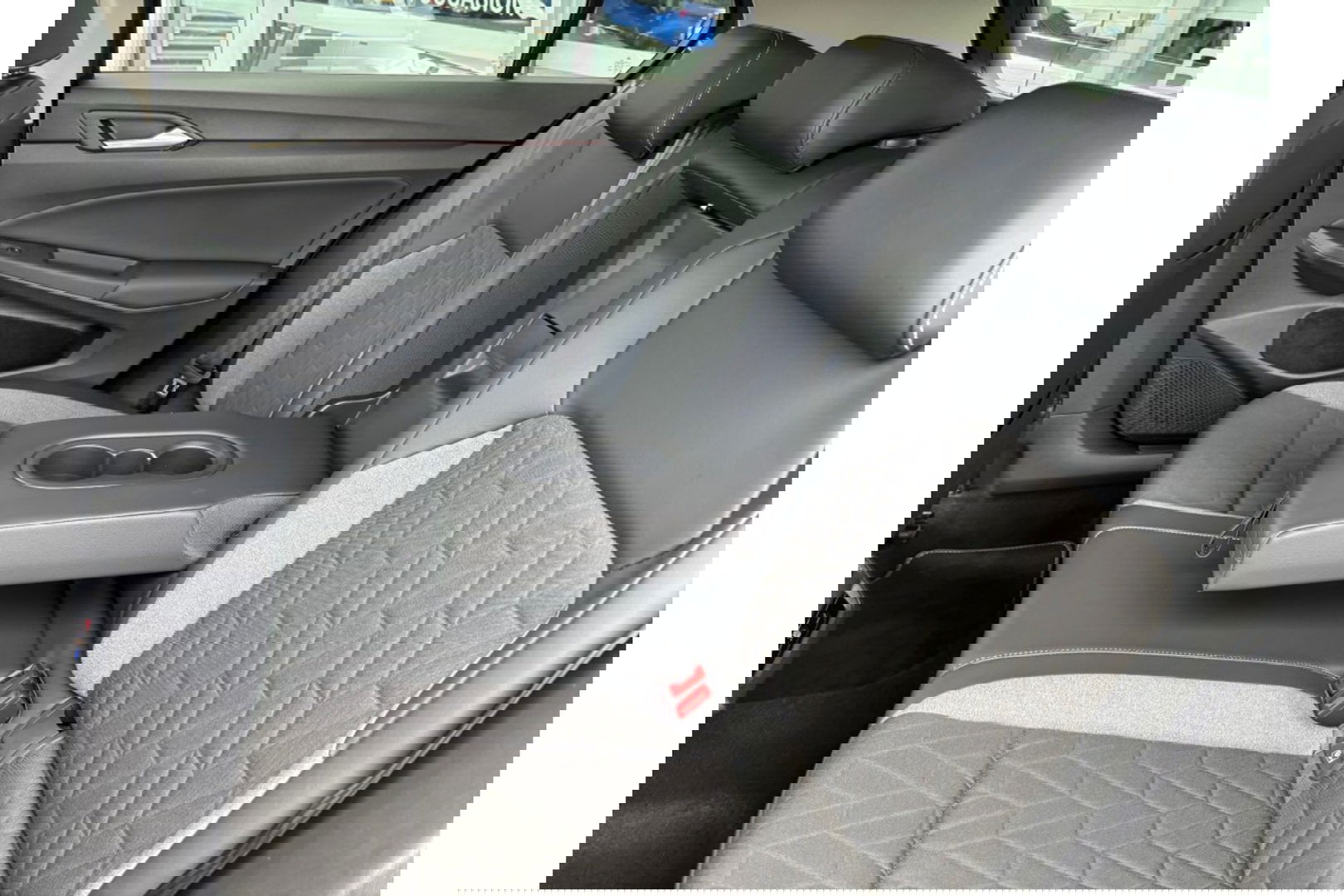 Volkswagen Golf 1.5 TSI GOAL EDITION NAVI LMV CLIMA PDC WINTERPACK