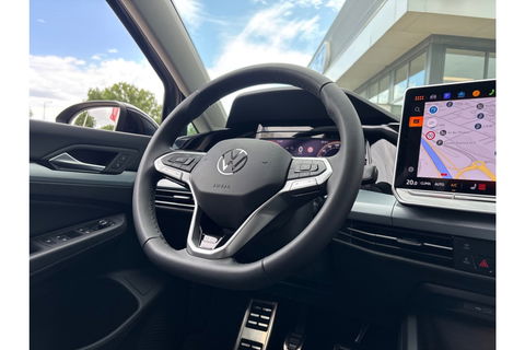 Volkswagen Golf 1.5 TSI GOAL EDITION NAVI LMV CLIMA PDC WINTERPACK