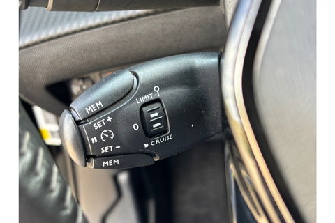 Peugeot 2008 1.2 PT ACTIVE PACK AIRCO CRUISE CARPLAY PDC.