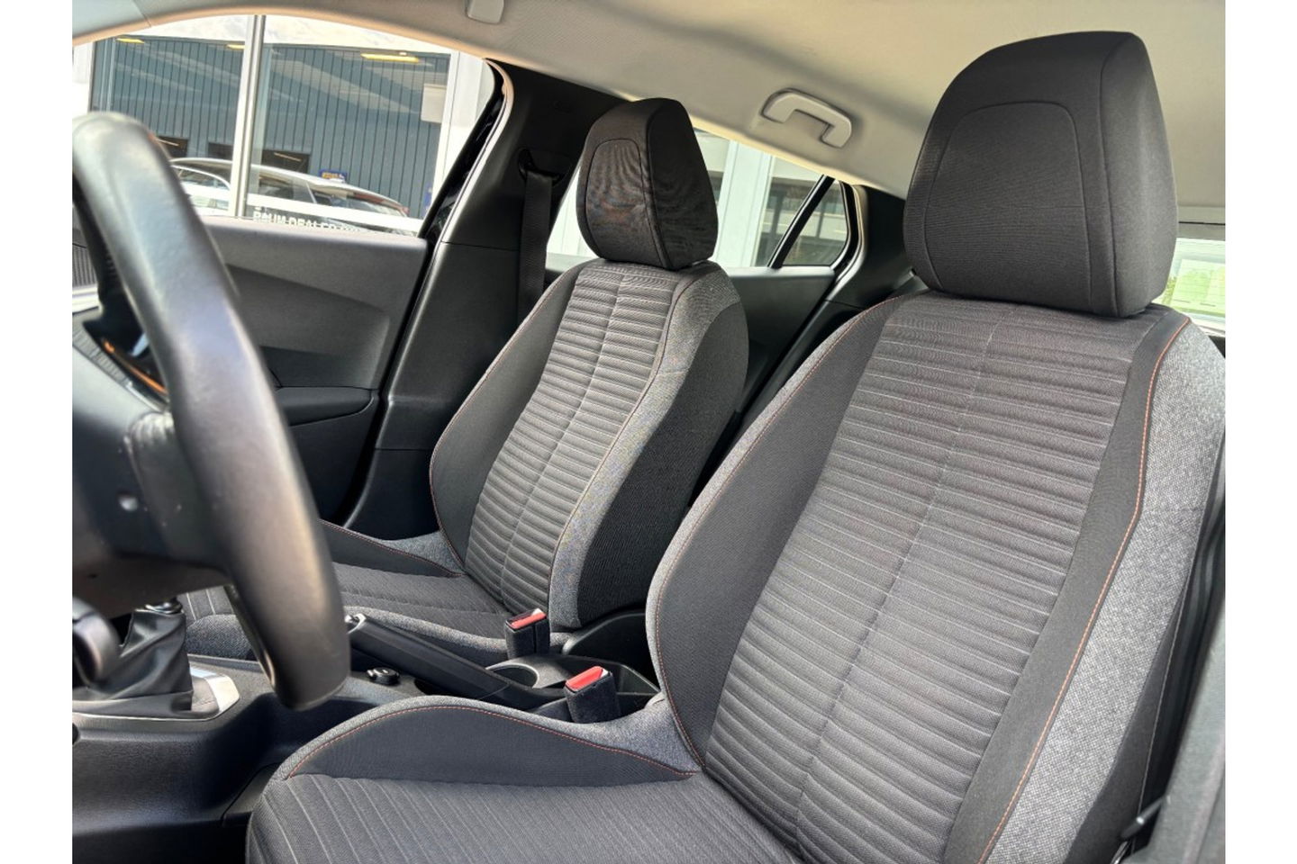 Peugeot 2008 1.2 PT ACTIVE PACK AIRCO CRUISE CARPLAY PDC.