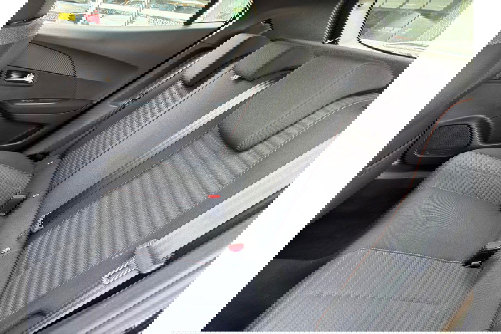 Peugeot 2008 1.2 PT ACTIVE PACK AIRCO CRUISE CARPLAY PDC.