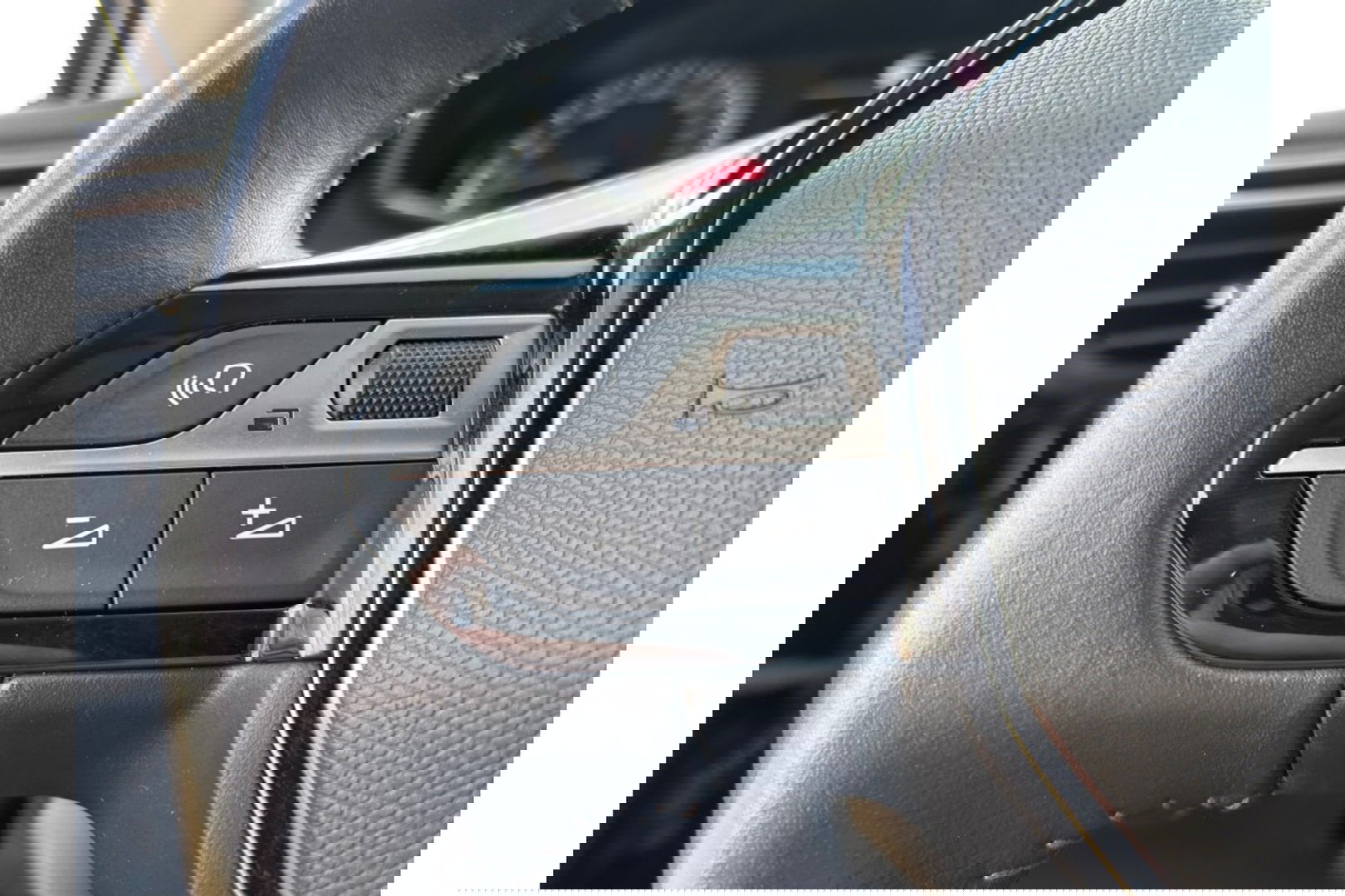 Peugeot 2008 1.2 PT ACTIVE PACK AIRCO CRUISE CARPLAY PDC.