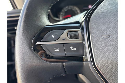 Peugeot 2008 1.2 PT ACTIVE PACK AIRCO CRUISE CARPLAY PDC.