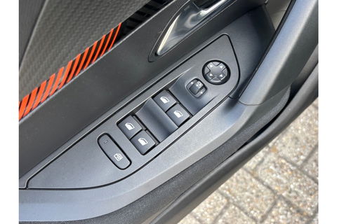 Peugeot 2008 1.2 PT ACTIVE PACK AIRCO CRUISE CARPLAY PDC.