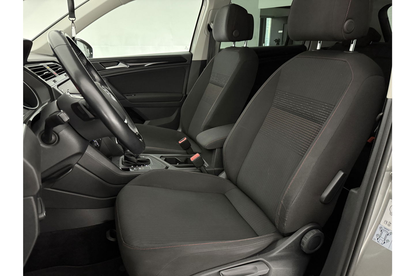 Volkswagen Tiguan 1.4 TSI ACT Comfortline 150PK LED Trekhaak Carplay DSG Clima Cruise Navi PDC 17"LMV
