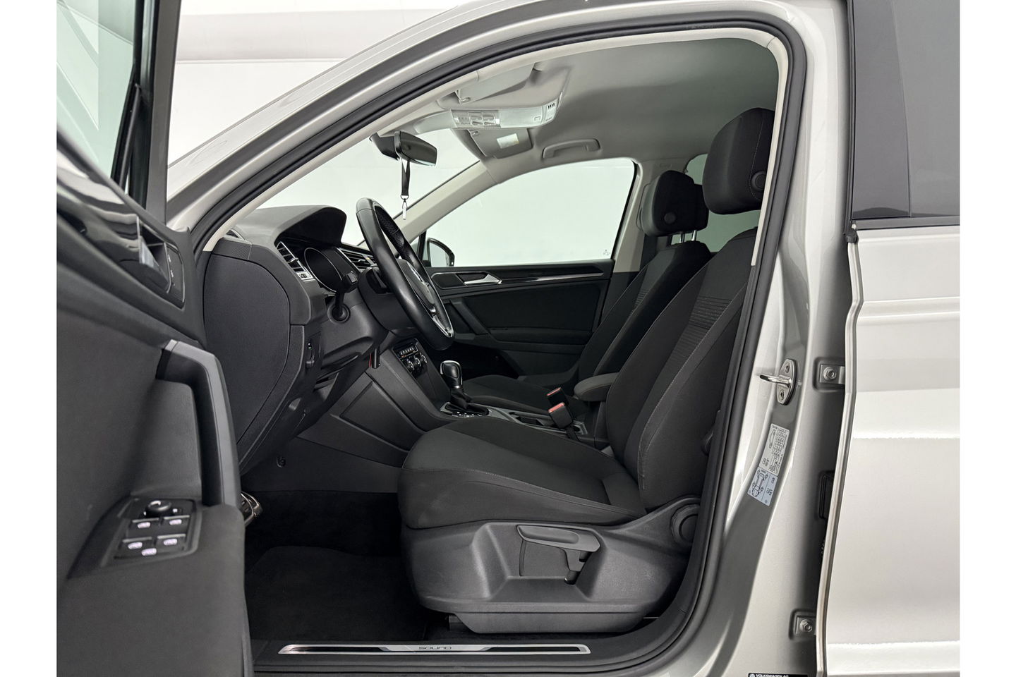 Volkswagen Tiguan 1.4 TSI ACT Comfortline 150PK LED Trekhaak Carplay DSG Clima Cruise Navi PDC 17"LMV