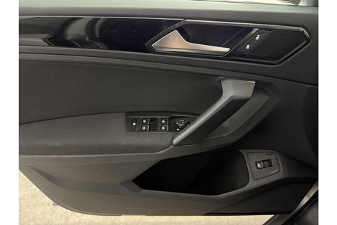 Volkswagen Tiguan 1.4 TSI ACT Comfortline 150PK LED Trekhaak Carplay DSG Clima Cruise Navi PDC 17"LMV