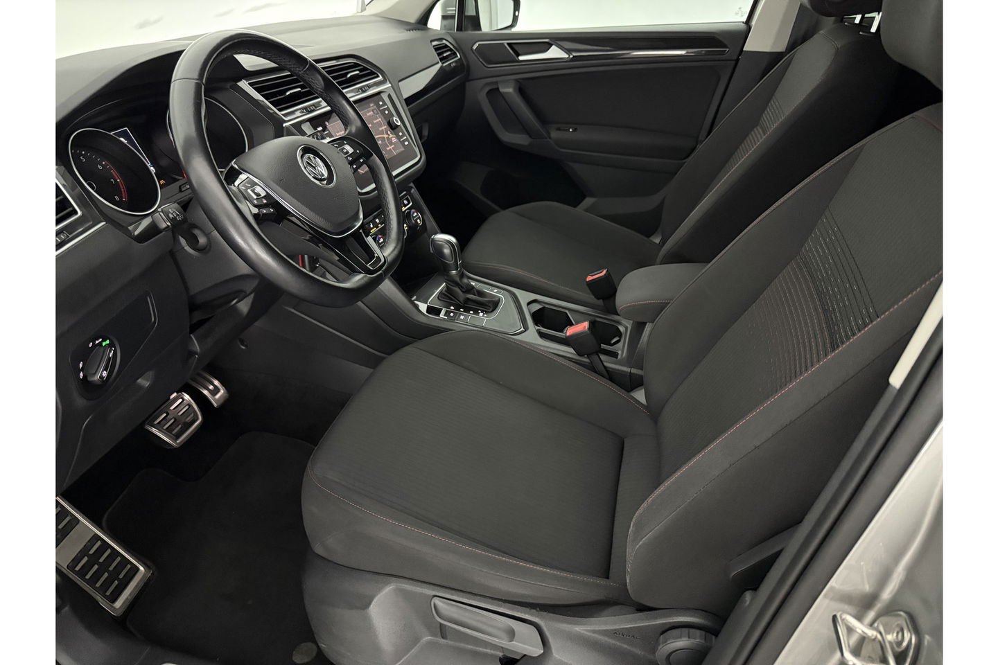 Volkswagen Tiguan 1.4 TSI ACT Comfortline 150PK LED Trekhaak Carplay DSG Clima Cruise Navi PDC 17"LMV