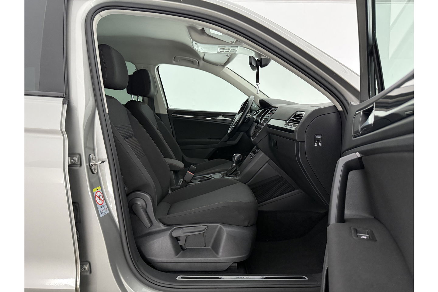 Volkswagen Tiguan 1.4 TSI ACT Comfortline 150PK LED Trekhaak Carplay DSG Clima Cruise Navi PDC 17"LMV