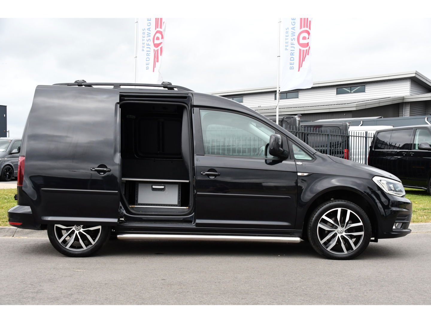 Volkswagen Caddy 2.0 TDI L1H1 Highline Cruise, Carplay, Stoelverwarming, LED, Standkachel, Leder, 102PK, Automaat, Multimedia, Uniek!