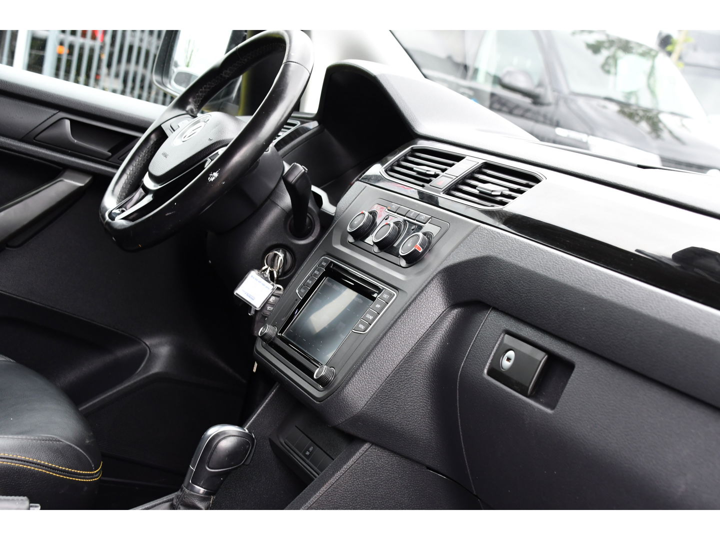 Volkswagen Caddy 2.0 TDI L1H1 Highline Cruise, Carplay, Stoelverwarming, LED, Standkachel, Leder, 102PK, Automaat, Multimedia, Uniek!