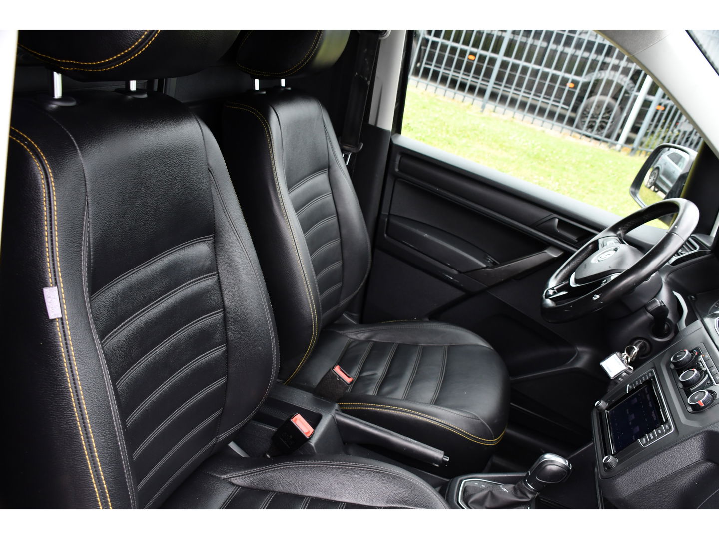 Volkswagen Caddy 2.0 TDI L1H1 Highline Cruise, Carplay, Stoelverwarming, LED, Standkachel, Leder, 102PK, Automaat, Multimedia, Uniek!